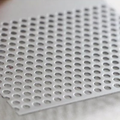 0.5mm 0.65mm 0.8mm 2.5mm 304 스테인리스 스틸 헥사고널 둥근 펀칭 펄러레이트 시트